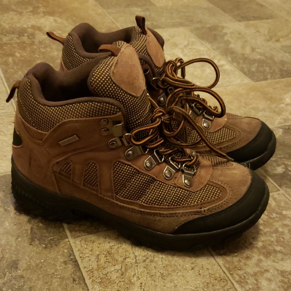 Itasca boys waterproof hiking boots | Size 4 | LN